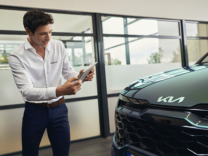 Conseillé Kia avec cliente pour garantie 7 ans.