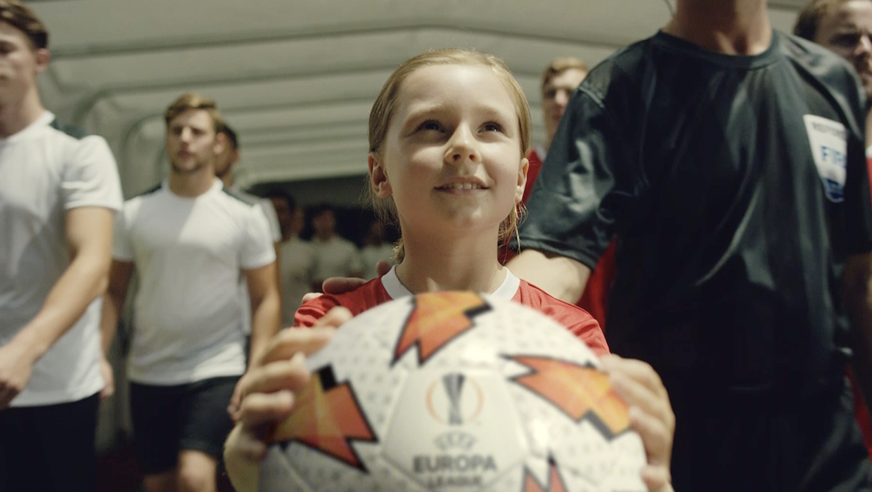 KIA OFFICIAL MATCH BALL CARRIER