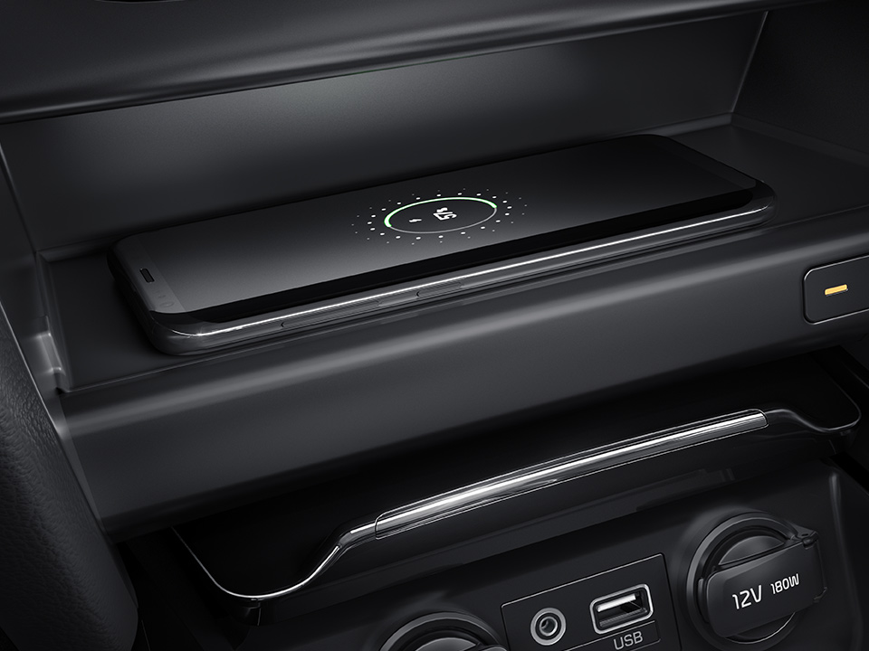 Kia Ceed GT wireless phone charger