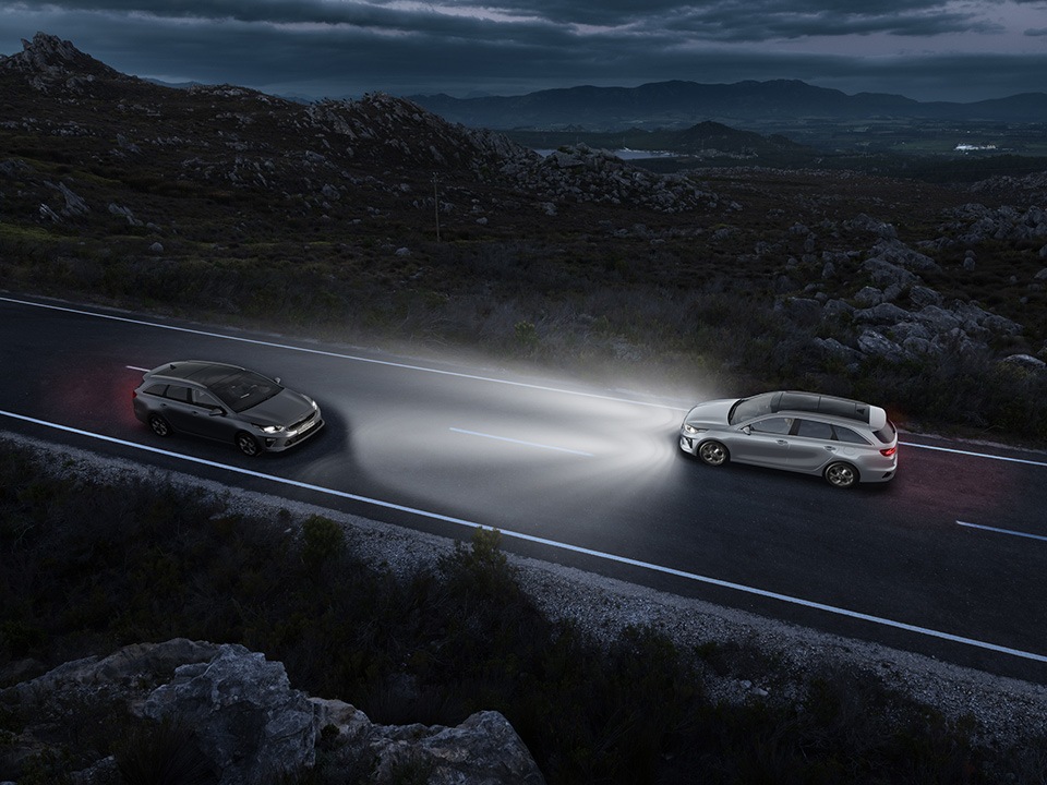 kia ceed sportswagon plug-in hybrid high beam assist 