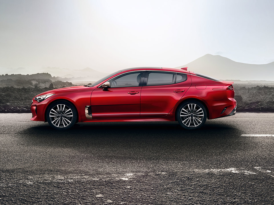 Kia Stinger GT Line - esterno fiancate