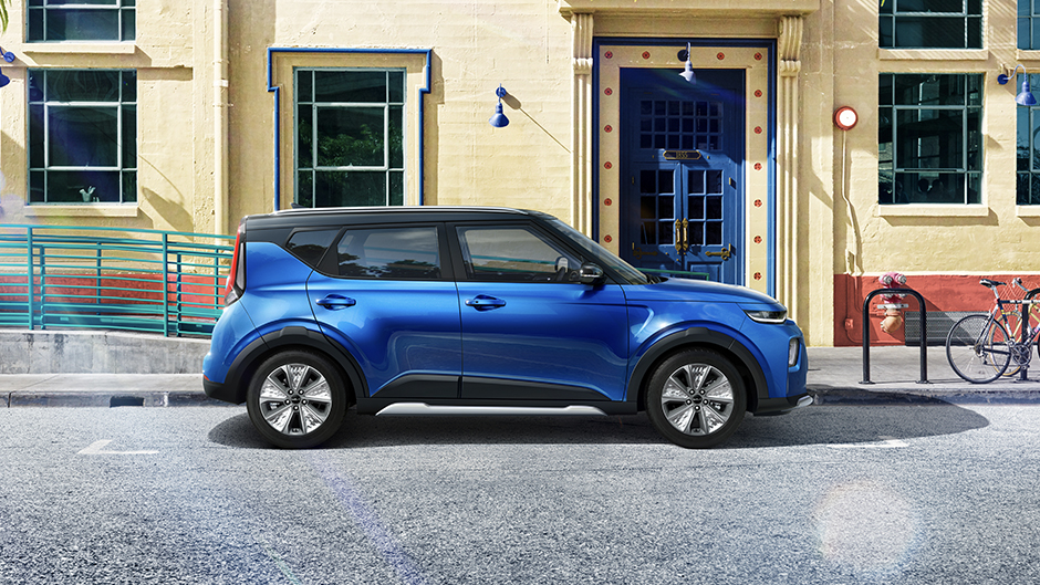 Kia Soul EV side view 