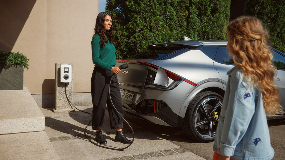 Jodie Kidd and the Kia EV9